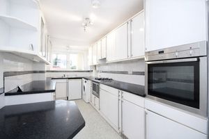 Kitchen- click for photo gallery